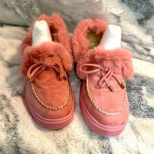 Pink faux fur surround ankle faux suede slipper